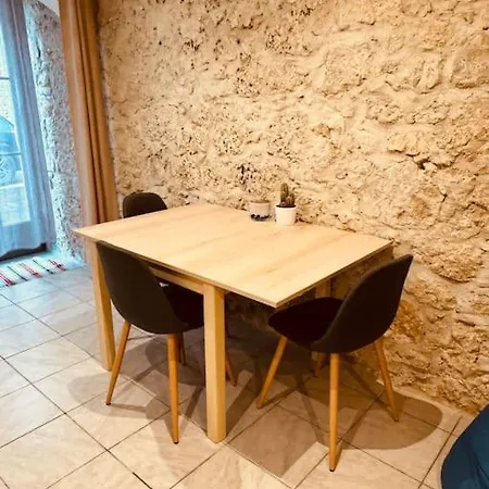 Agreable Maison De Village Recemment Renovee *