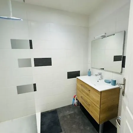 Agreable Maison De Village Recemment Renovee بيت للعطل Castelsagrat
